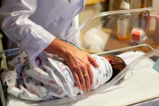 اسعار الولادة في مستشفى الزهراء بالشارقة