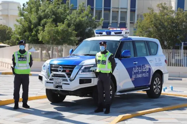 الخدمات الإلكترونية التي تقدمها شرطة أبوظبي