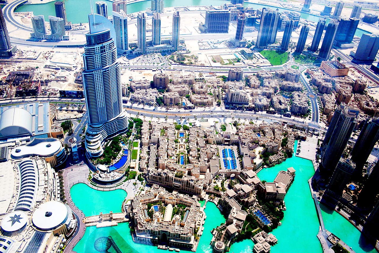 مساحة دبي بالكيلو متر مربع